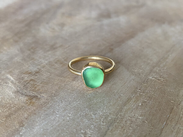Gouden seaglass ring (maat 46)